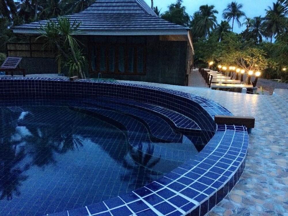 Ruean Thai Nai Bang By Pansak Resort Surat Thani Esterno foto