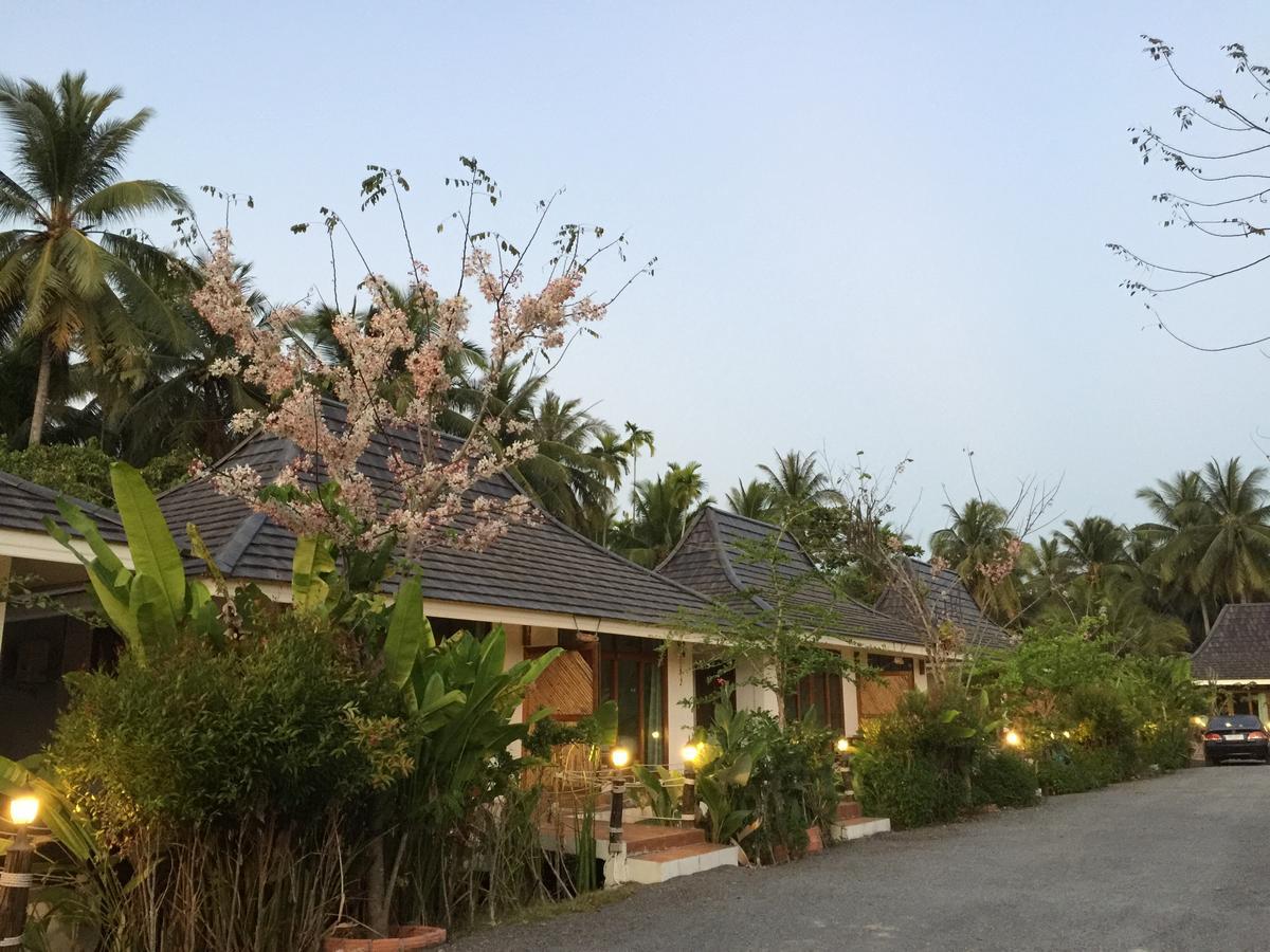 Ruean Thai Nai Bang By Pansak Resort Surat Thani Esterno foto